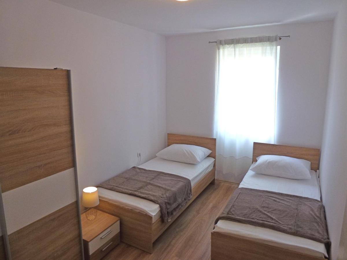 Apartment Ruza Njivice Exterior photo